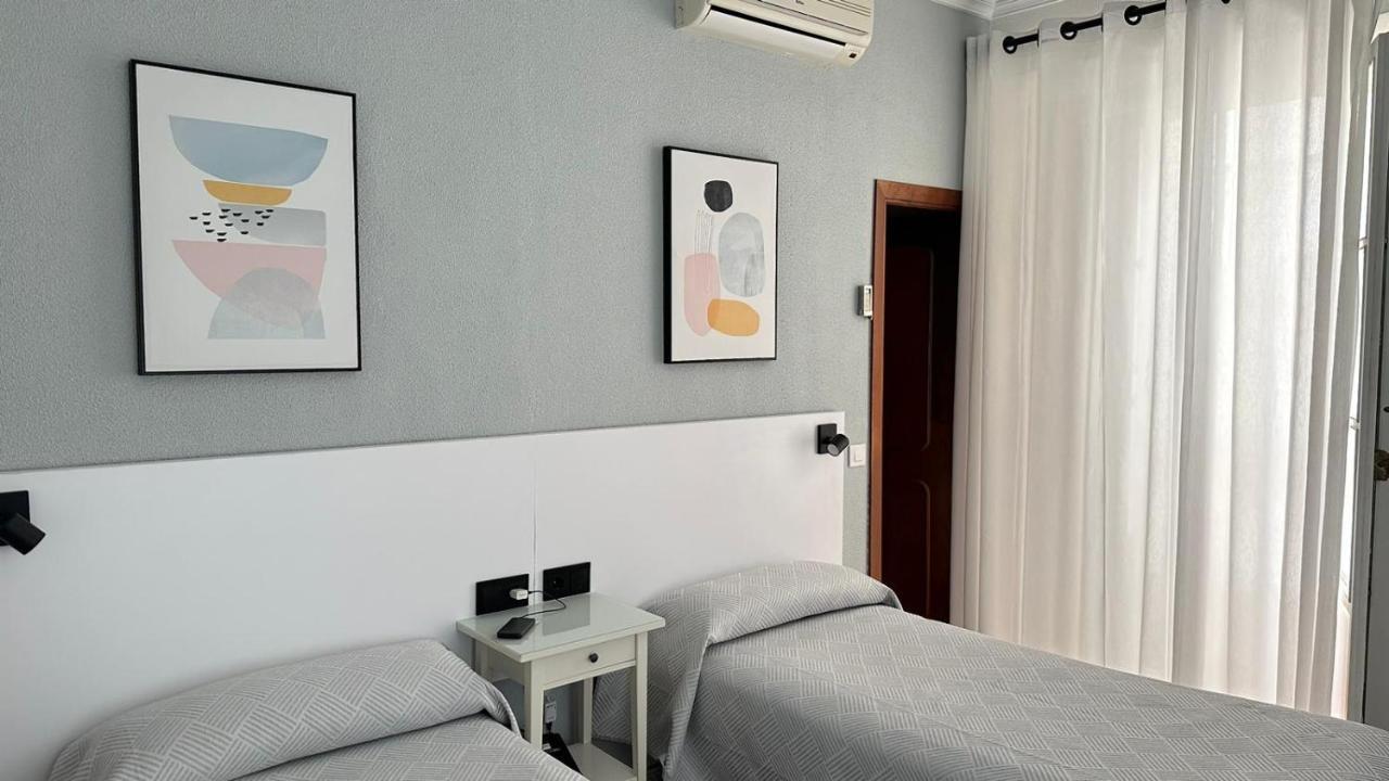 Hostal Bahia Cadiz Exterior photo