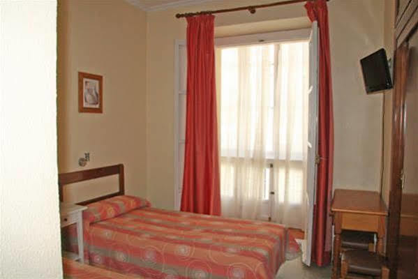 Hostal Bahia Cadiz Exterior photo